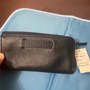 Longchamp leather wallet NWT